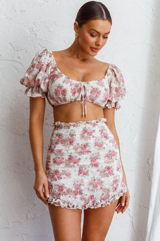 Markdowns April Flowers Puff Sleeve Top Floral Red