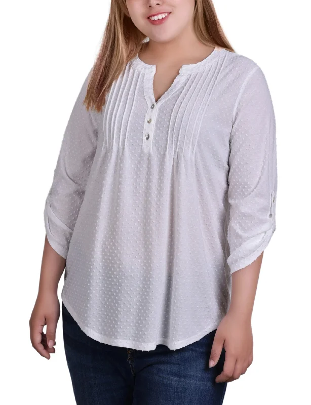 Online Only Plus Size 3/4 Tab Sleeve Y Neck Top