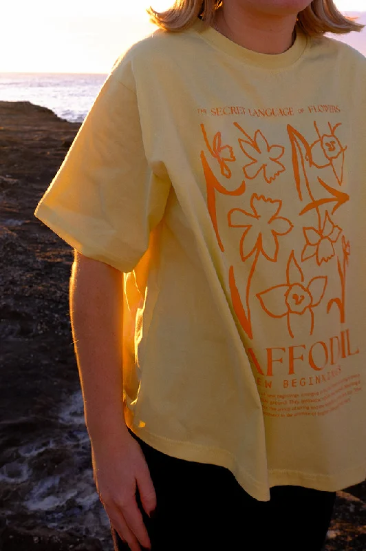 Weekend Savings Fiesta Flower Tee | Daffodil