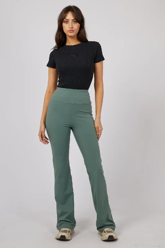 Weekend Discounts to Relish Eve Active Flared Leggings - Green