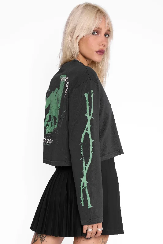 Weekend Savings Bonanza Druidess Cropped Long Sleeve Tee