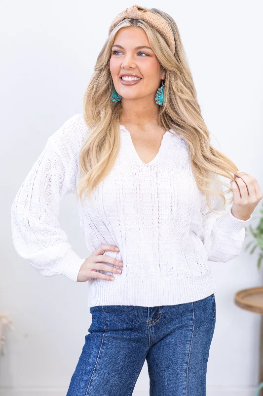 Bargain Alert White Pattern Knitted Collared Sweater