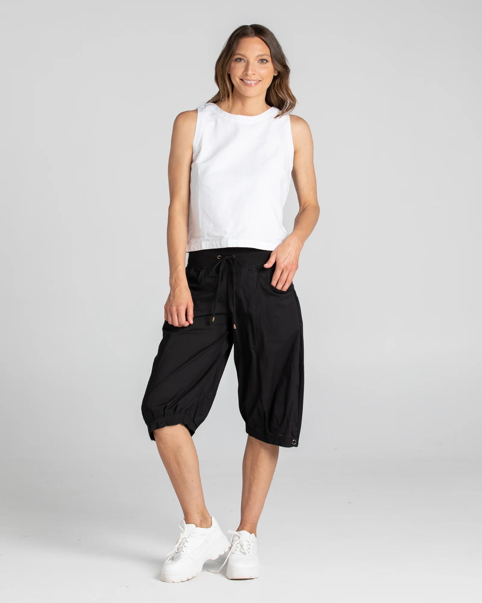 Weekend Deals That Excite Jada Short Basic Black