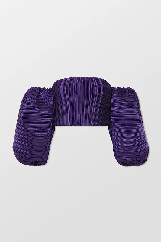Savings Galore Sirene Off-Shoulder Crop Top