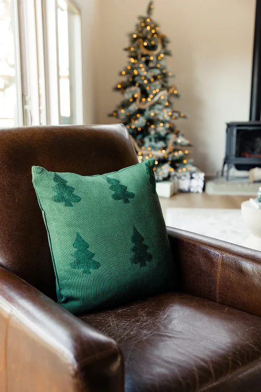 Weekend Bargains to Love O Tannenbaum Jacquard Pillow