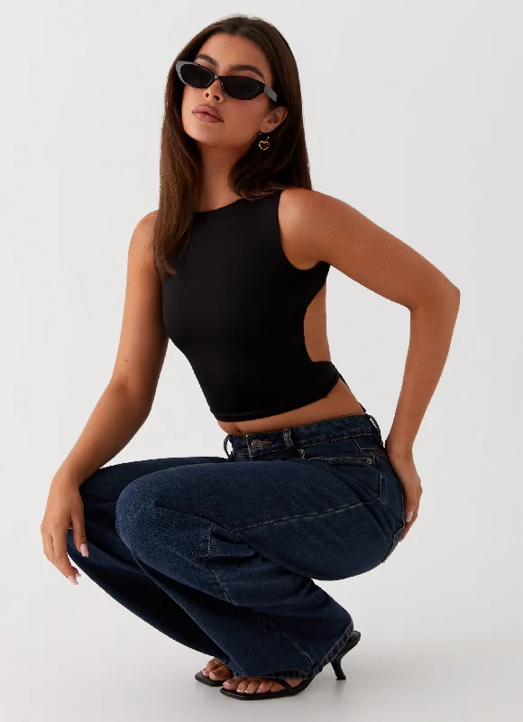 Act Fast Saskie Crop Top - Black