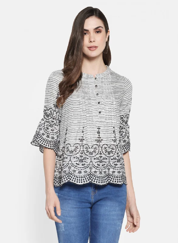 Holiday Sale Womens Off White & Black Embroidered Top