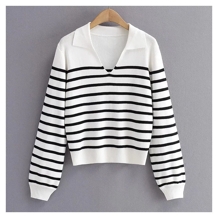 Weekend Bargains to Cherish Minority retro lazy black and white striped sweater knitwear female S2523 Weekend Bargains to Cherish Minority retro lazy black and white striped sweater knitwear female S2523