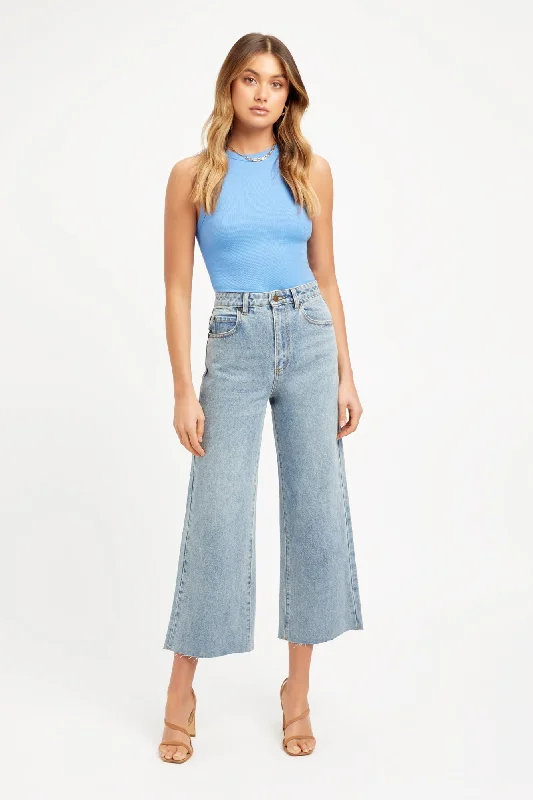 Massive Deals Taylor Crop Flare
